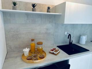 Beautiful fully renovated apartment BY THE SEA, large balcony with enchanting views - Neum - 3