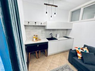 Beautiful fully renovated apartment BY THE SEA, large balcony with enchanting views - Neum - 2