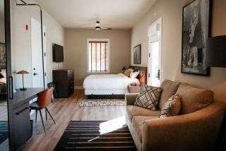 Gateway Hotel, Trademark Collection by Wyndham - Copper Cove Subdivision - 1