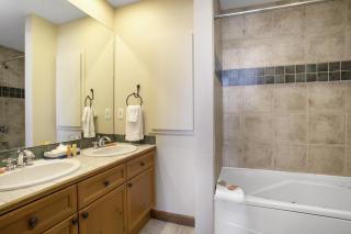 224 Chapel Square condo - 1