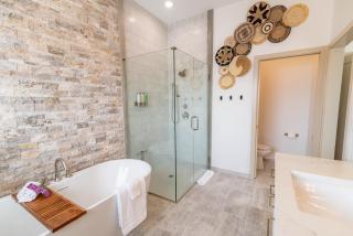 Colony Suites - Palmer - 8