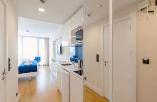Orbi City Top Floor Aparthotel - Batumi - 7