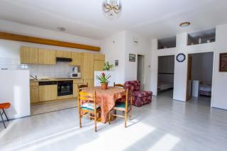 Apartments Dino - Makarska - 1