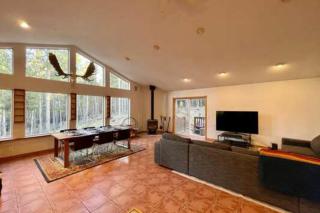 Lakeside Drive Retreat - 6