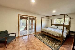 Lakeside Drive Retreat - 3