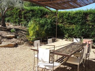 Pretty holiday home near the centre of Buisson - Buisson - 4