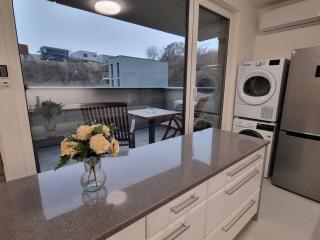 Florian Garden Apartment with private parking - 9