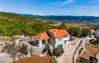 Stunning Home In Lokvicici With Jacuzzi - 5