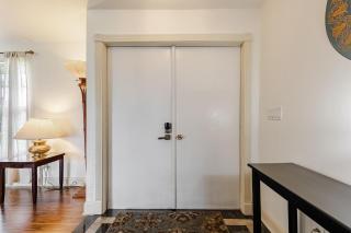 Heated Saltwater Pool, Sleeps 6 - Villa Shangri-La - 8