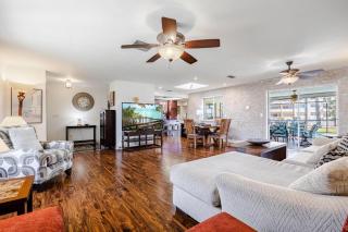 Heated Saltwater Pool, Sleeps 6 - Villa Shangri-La - Cape Coral - 2