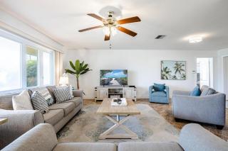 Heated Pool, Ping Pong Table, Sleeps 10 - Villa Sunset Riverhouse - Cape Coral - 6