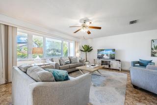 Heated Pool, Ping Pong Table, Sleeps 10 - Villa Sunset Riverhouse - Cape Coral - 5