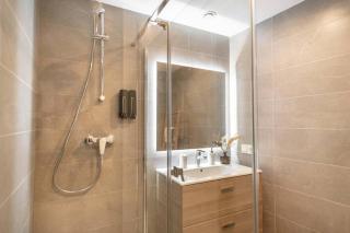 Calm apartment with private patio by REMS - Málaga - 2