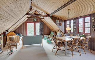 Beautiful Home In Højby With Wifi - Højby - 5