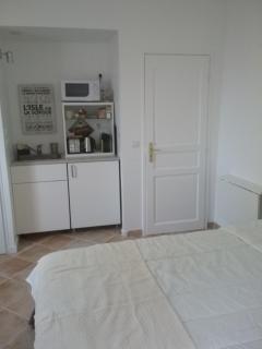 UNE CHAMBRE EN VILLE - LʼIsle-sur-la-Sorgue - 1