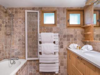 Chalet de Charme 200m² à Val d'Isère avec Sauna et Bain Nordique - FR-1-567-5 - 1