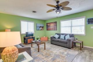 Walk to Gulf Surfside Beach Home with Deck - Surfside Beach - 6