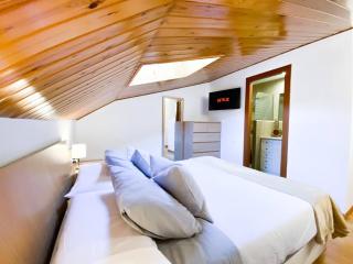 Elegante Ático Encamp - FREE Parking Wifi SmartTv - Con altillo y 2 baños completos! l by BonesVacances - 3