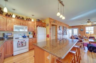 Waynesville Vacation Rental with Mountain Views! - Waynesville - 3