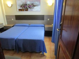 Hostal La Colonia - 1