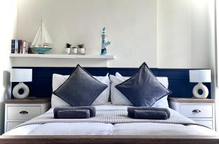 Farr Bay Inn - 8