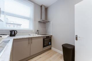 Stylish Kitchenette in Central London's Vibrant Holloway District - 3