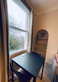 Newly refurbished, central apartment with permit parking - Bath - 3