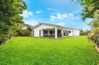 Modern Pet Friendly 3BR Home, BBQ, Fenced Backyard - Trinity Beach - 2