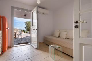 Red Cliff Santorini Villa - Volcano View & Jacuzzi - 2