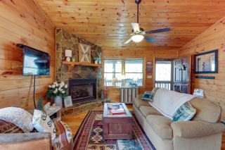 Blue Ridge Cozy Cabin in the Woods with Hot Tub! - Blue Ridge - 0