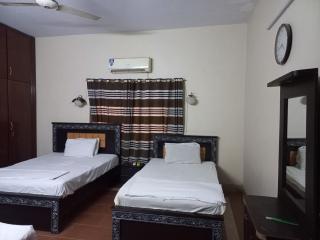 Al Rehman guest hous - Hyderabad - 8