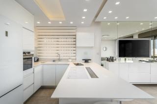 Modern black & white by SeaU TLV - Tel Aviv - 1