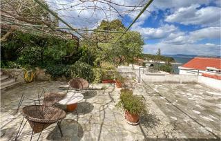 Stunning Apartment In Postira With Wifi - 7