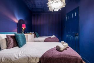 Spacious and Modern 5 BR House - 2