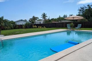Pool home on the Bay, large private yard near AMI - 7
