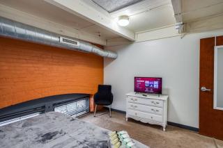 Centric Modern Loft w/ King Beds - Rochester - 6