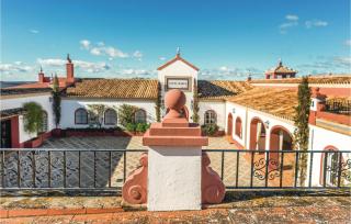 Stunning Home In El Garrobo - 1