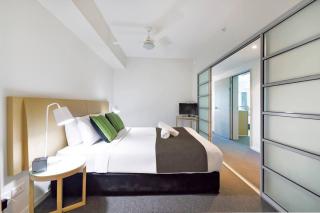 Boutique Breeze - A Poolside Retreat in the CBD - Darwin - 8