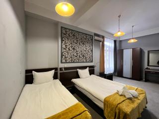 Family Hotel Central - Shumen - 3