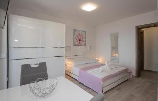 2 Bedroom Gorgeous Apartment In Podaca - 1