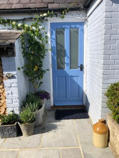 Cosy Cottage ground floor bedroom ensuite with private entrance - 2