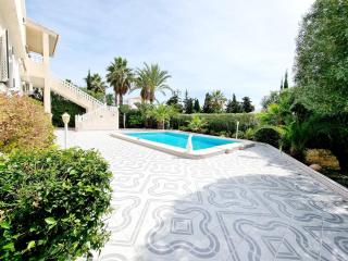 House With Pool In La Siesta - 3