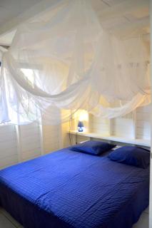 Bungalow accueillant avec jacuzzi à Grand-Bourg - 6