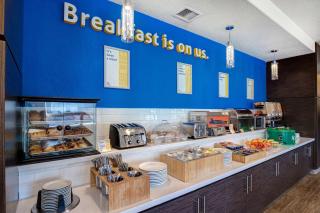 Days Inn & Suites by Wyndham Yorkton - Yorkton - 5