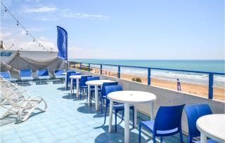 Gorgeous Apartment In Pozzallo - 6