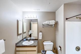 Lake Chelan Shores Sleek Stunner 19 to 4 - Chelan - 2