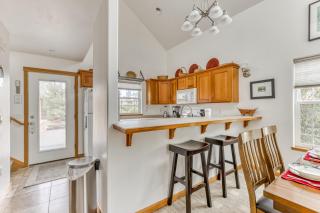 Spring Lake Retreat - Rockaway Beach - 4