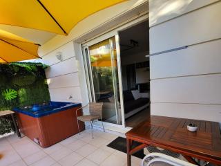 Évasion à deux, domaine prestigieux, jacuzzi et parking privés, piscine - Cannes - 2