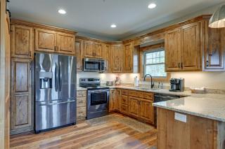 Smoky Mountain Cabin Rental Game Room, Fire Pit! - Andrews - 4