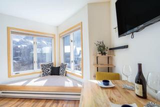 Modern Comfort on River Trail - Mountain Views, Hot Tub condo - 6